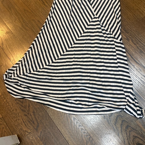 Monteau LA Black and Cream Striped Maxi #packware - Picture 4 of 15